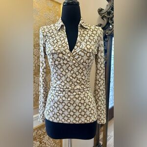 Fashion Nova Gold/Cream Chain Print Fitted Long Sleeve Shirt Size M New no Tag